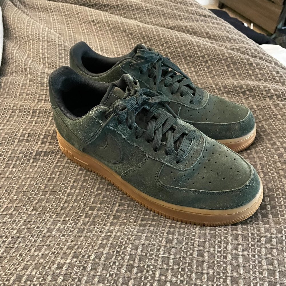 Nike Air Force 1 Low '07 LV8 Suede - SIZE 10